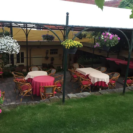 Hennekens Hof Guest house 2*