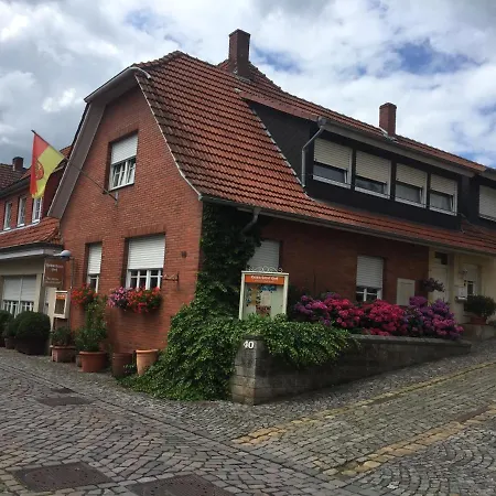 Hennekens Hof 2*