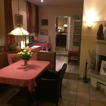 Guest house Hennekens Hof 2*